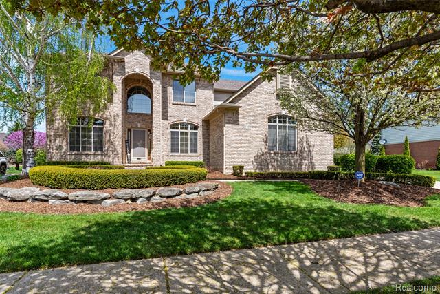 front view picture of 14109 Berryknoll Dr, Utica, MI. 48315
