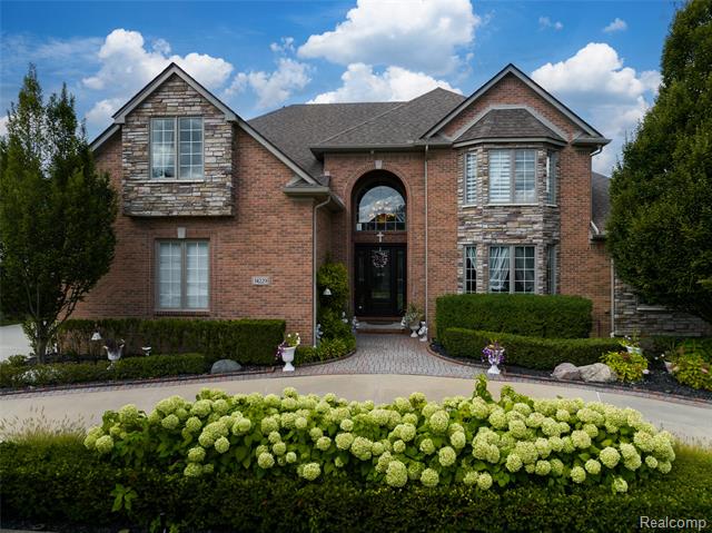 front view picture of 14229 Mandarin Dr, Utica, MI. 48315