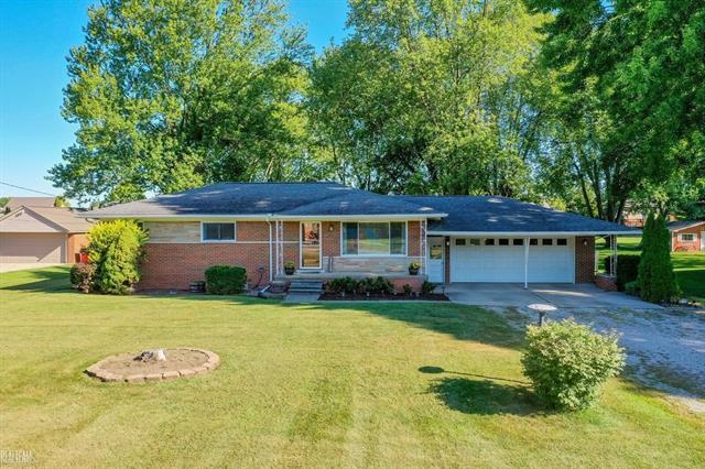 front view picture of 18145 22 Mile Rd, Macomb, MI. 48044