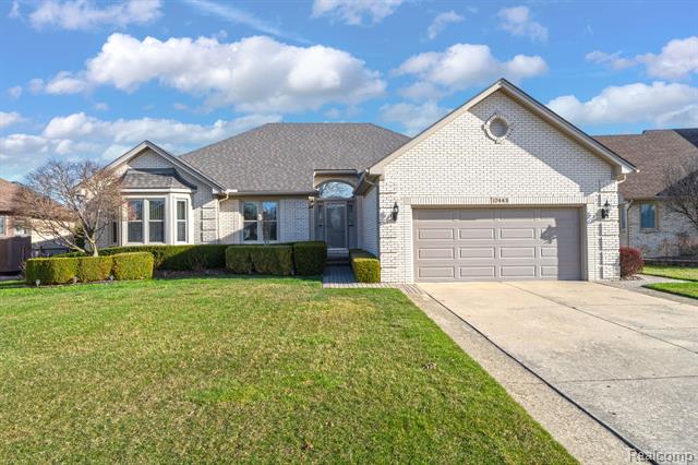 front view picture of 17443 Birch Tree Ln, Macomb, MI. 48044