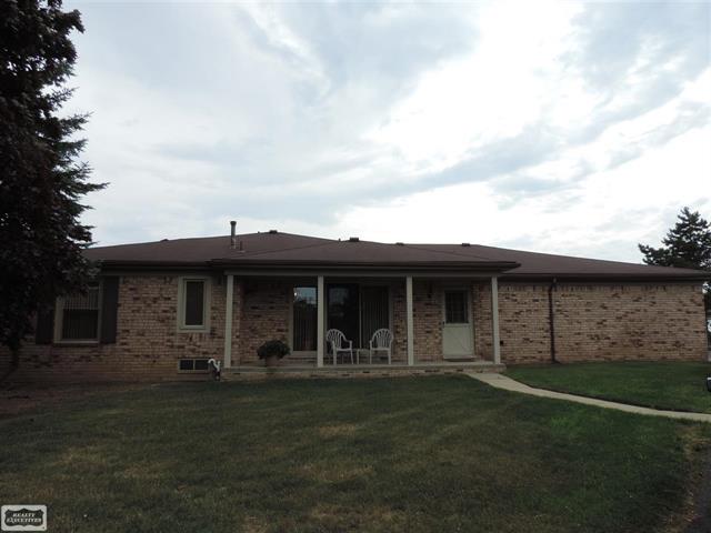 front view picture of 49309 Chesterfield Ct, Utica, MI. 48315