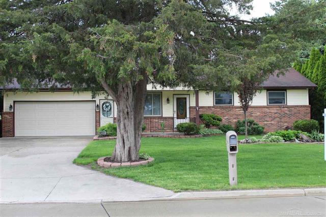 front view picture of 49545 Schoenherr Rd, Utica, MI. 48315