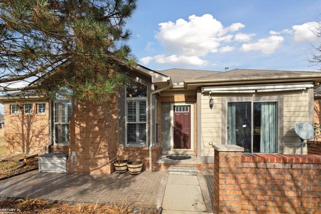 front view picture of 50051 Samuel Ct, Utica, MI. 48317