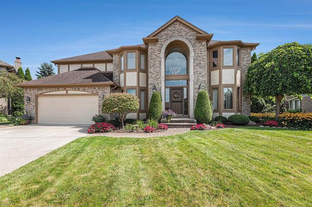 front view picture of 17892 Anna Ct, Macomb, MI. 48044