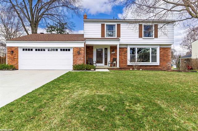 front view picture of 8937 Hedgeway, Utica, MI. 48317