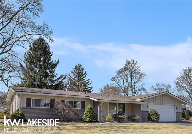 front view picture of 8996 Carriage Hill, Utica, MI. 48317