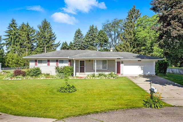 front view picture of 50705 Linda Ln, Utica, MI. 48317