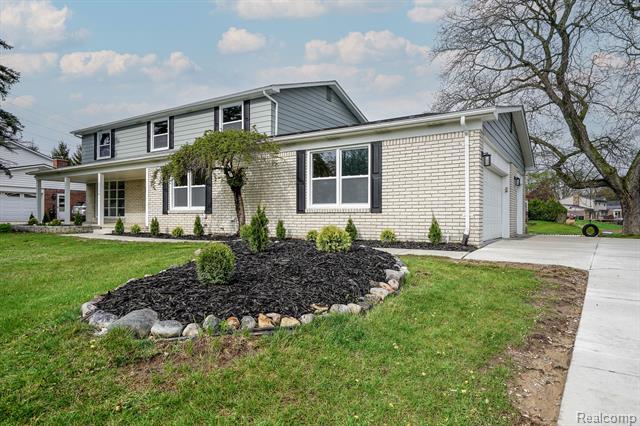front view picture of 52556 Belle Crest, Shelby Township, MI. 48316