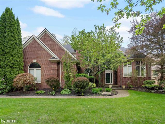 front view picture of 52664 Blue Ridge, Shelby Township, MI. 48316