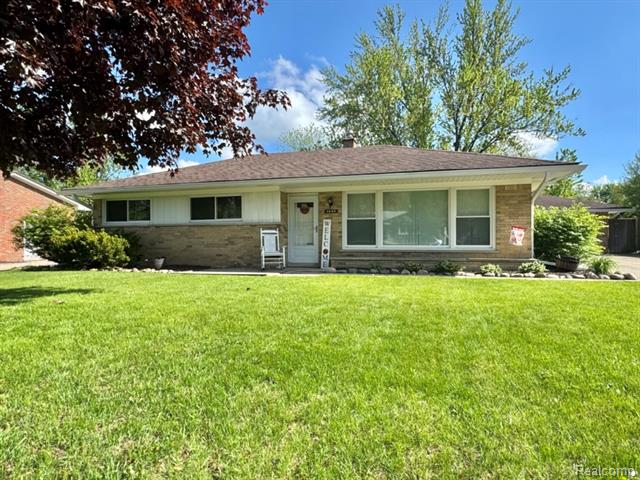 front view picture of 4550 Maeder, Shelby Township, MI. 48316
