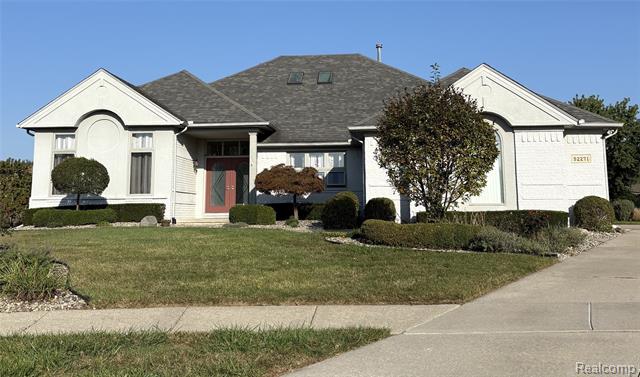 front view picture of 52271 Buckskin Dr, Macomb, MI. 48042