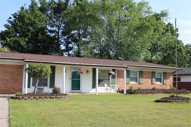 front view picture of 4037 Sandy Creek, Shelby Township, MI. 48316