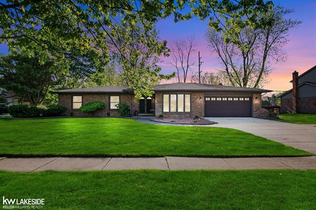 front view picture of 52335 Briggs Ct, Shelby Township, MI. 48316