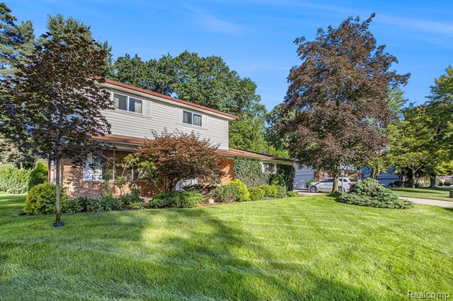front view picture of 6603 Guildford, Shelby Township, MI. 48316