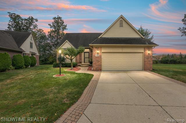 front view picture of 52159 Jacqueline Ct, Macomb, MI. 48042