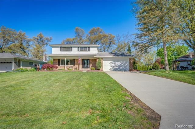 front view picture of 6347 Thorneycroft, Shelby Township, MI. 48316