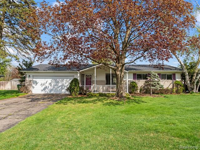 front view picture of 53810 Bruce Hill, Shelby Township, MI. 48316