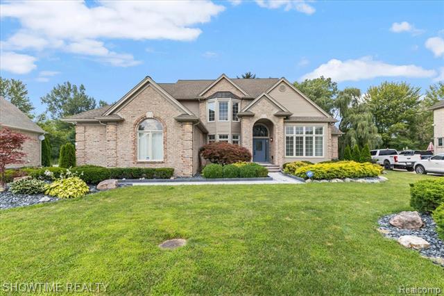 front view picture of 53650 Cherrywood, Utica, MI. 48315