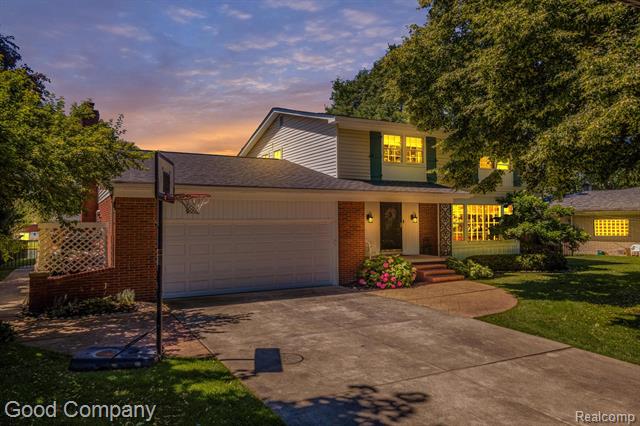 front view picture of 5092 Galaxy, Shelby Township, MI. 48316