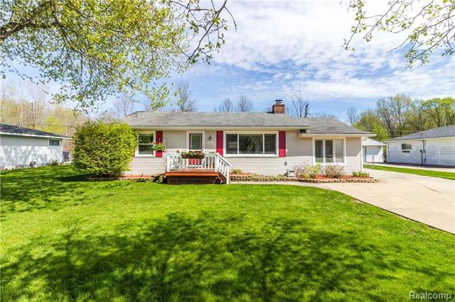 front view picture of 7615 Metz, Shelby Township, MI. 48316