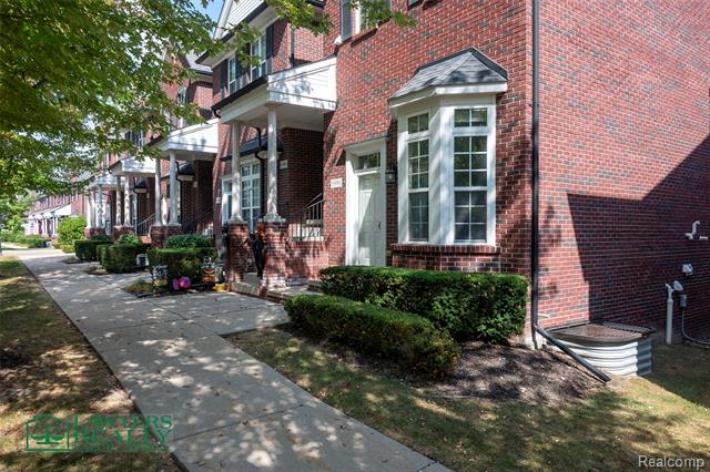 front view picture of 53080 Providence Dr, Shelby Township, MI. 48316
