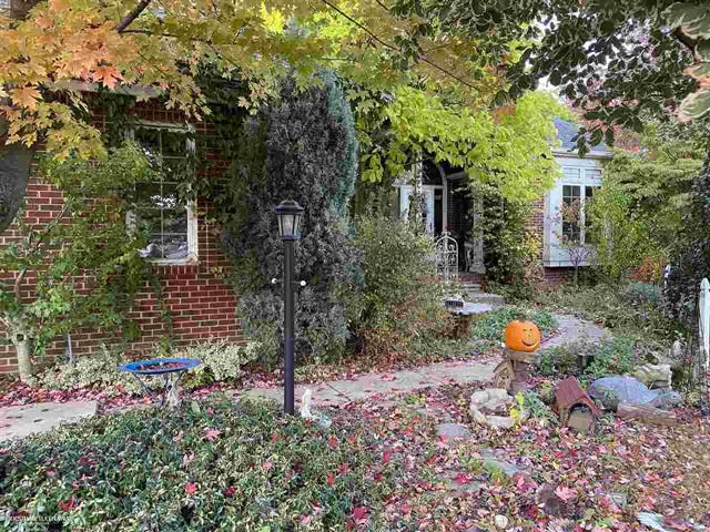 front view picture of 47530 Echo Ct, Utica, MI. 48315