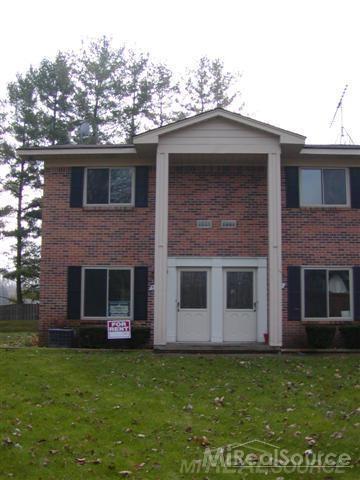 front view picture of 54096 Buccaneers Bay, Shelby Township, MI. 48316