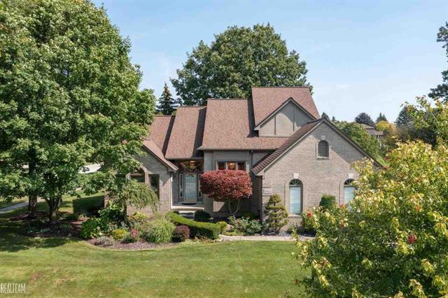 front view picture of 55884 Parkview, Shelby Township, MI. 48316