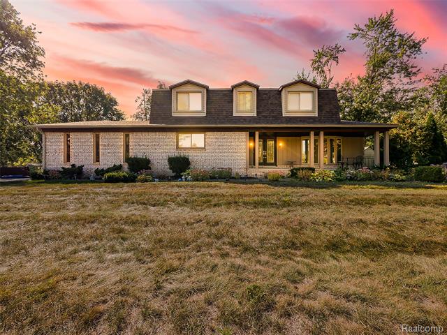 front view picture of 5854 Vincent Trail, Shelby Township, MI. 48316