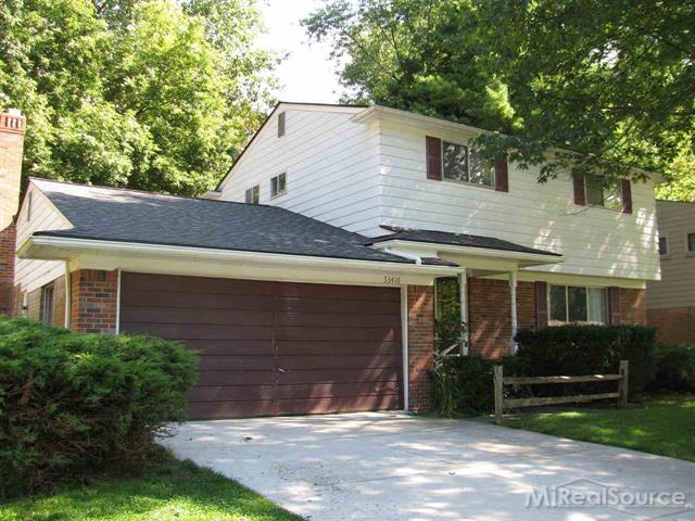 front view picture of 53416 Bellamine, Shelby Township, MI. 48316