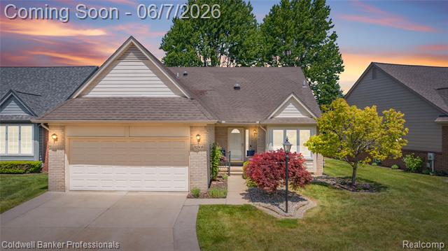front view picture of 52505 Westcreek Dr, Macomb, MI. 48042