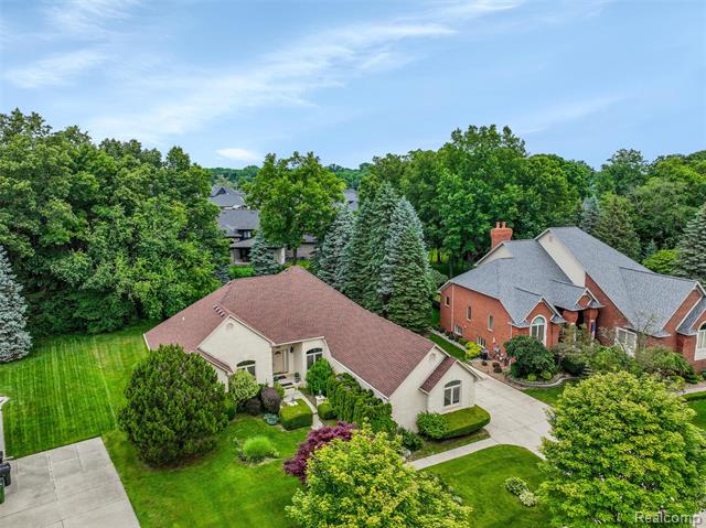 front view picture of 13993 Timberwyck, Utica, MI. 48315