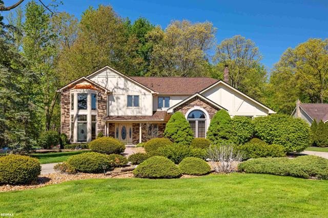 front view picture of 54445 Nottingham Ln, Utica, MI. 48315