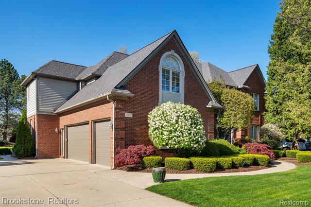 front view picture of 13307 Towering Oaks, Utica, MI. 48315