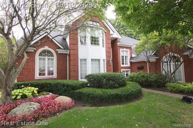 front view picture of 3991 Oakfield Ct, Shelby Township, MI. 48316