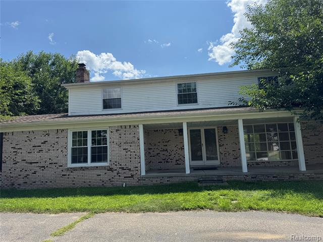 front view picture of 5628 Skylite Ln, Shelby Township, MI. 48316