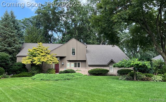 front view picture of 55138 Lordona Ln, Utica, MI. 48315