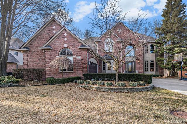 front view picture of 6652 Chianti Ct, Shelby Township, MI. 48316