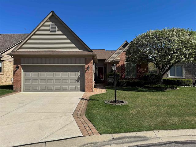 front view picture of 6647 Cross Creek Dr, Washington, MI. 48094