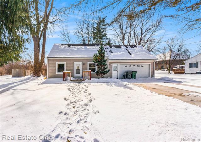 front view picture of 8860 Pearson, Shelby Township, MI. 48316