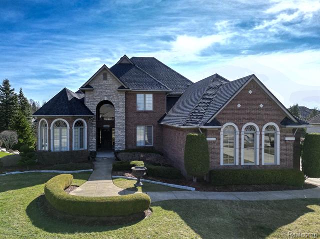 front view picture of 56892 Oakway, Shelby Township, MI. 48316