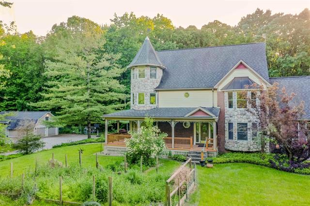 front view picture of 61801 Cetnor Court, Washington, MI. 48094