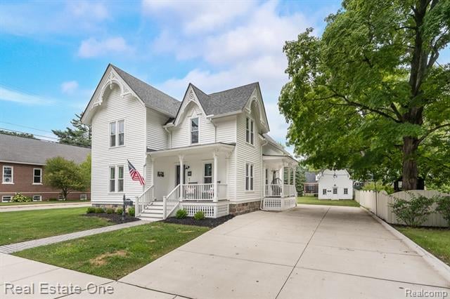 front view picture of 162 W Lafayette, Romeo, MI. 48065