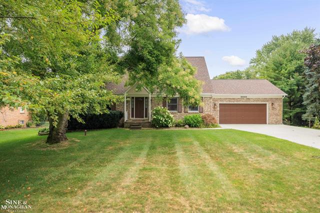 front view picture of 64322 Tipperary, Washington, MI. 48095