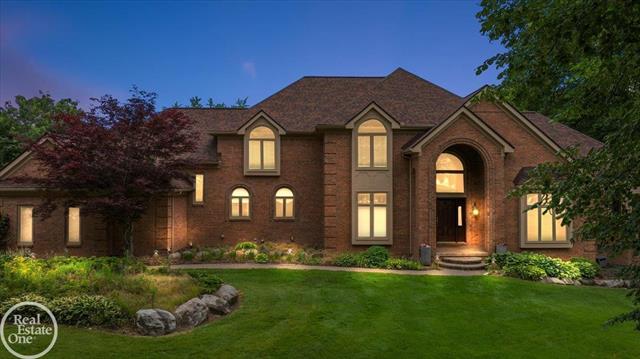 front view picture of 69308 Pine River Dr, Romeo, MI. 48065