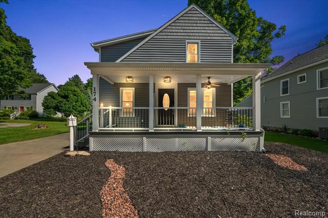 front view picture of 174 Hollister Street, Romeo, MI. 48065