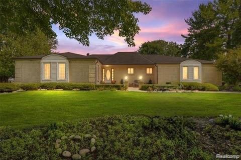 front view picture of 69504 Saxon Drive, Romeo, MI. 48065