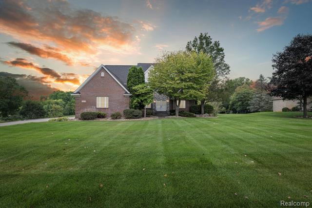 front view picture of 73257 Windmill Ln, Romeo, MI. 48065