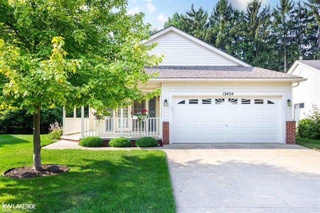 front view picture of 12454 Glasgow Dr, Romeo, MI. 48065