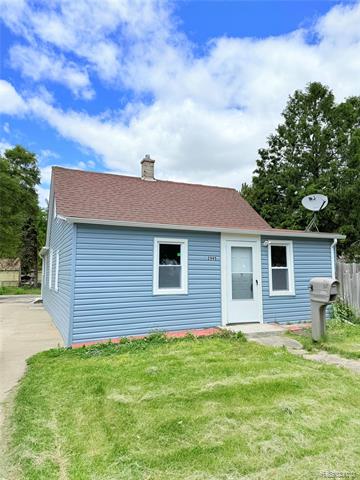 front view picture of 2995 Alvina, Warren, MI. 48091